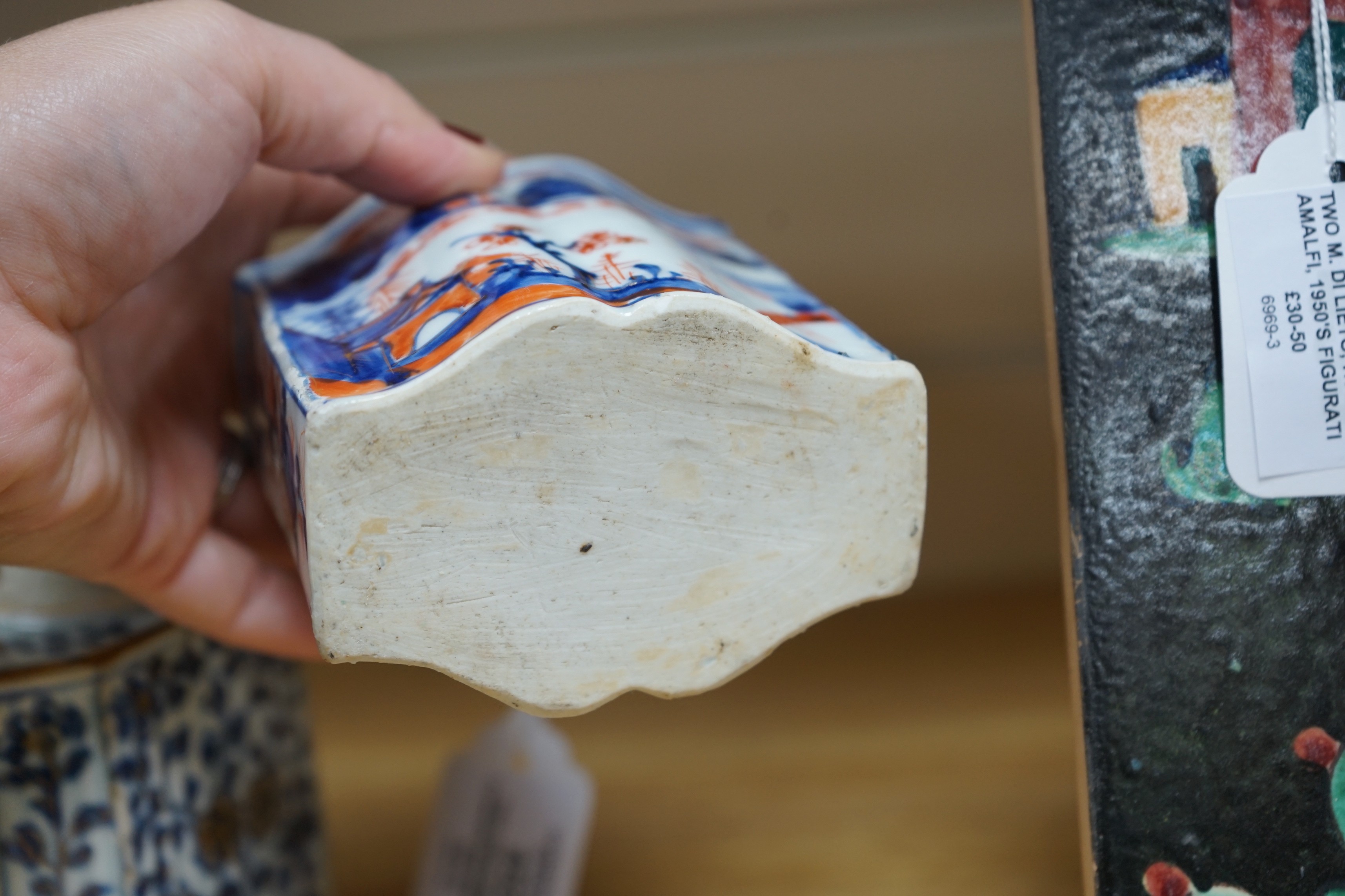 Two 18th century Chinese export porcelain tea cannisters, 10 cms high
